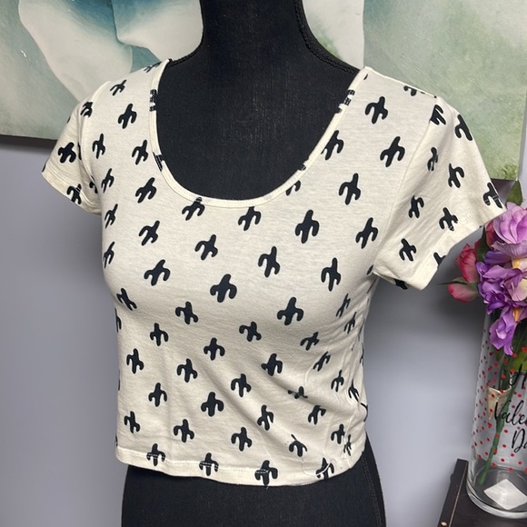 Forever 21 Crop Top - Picture 4 of 10